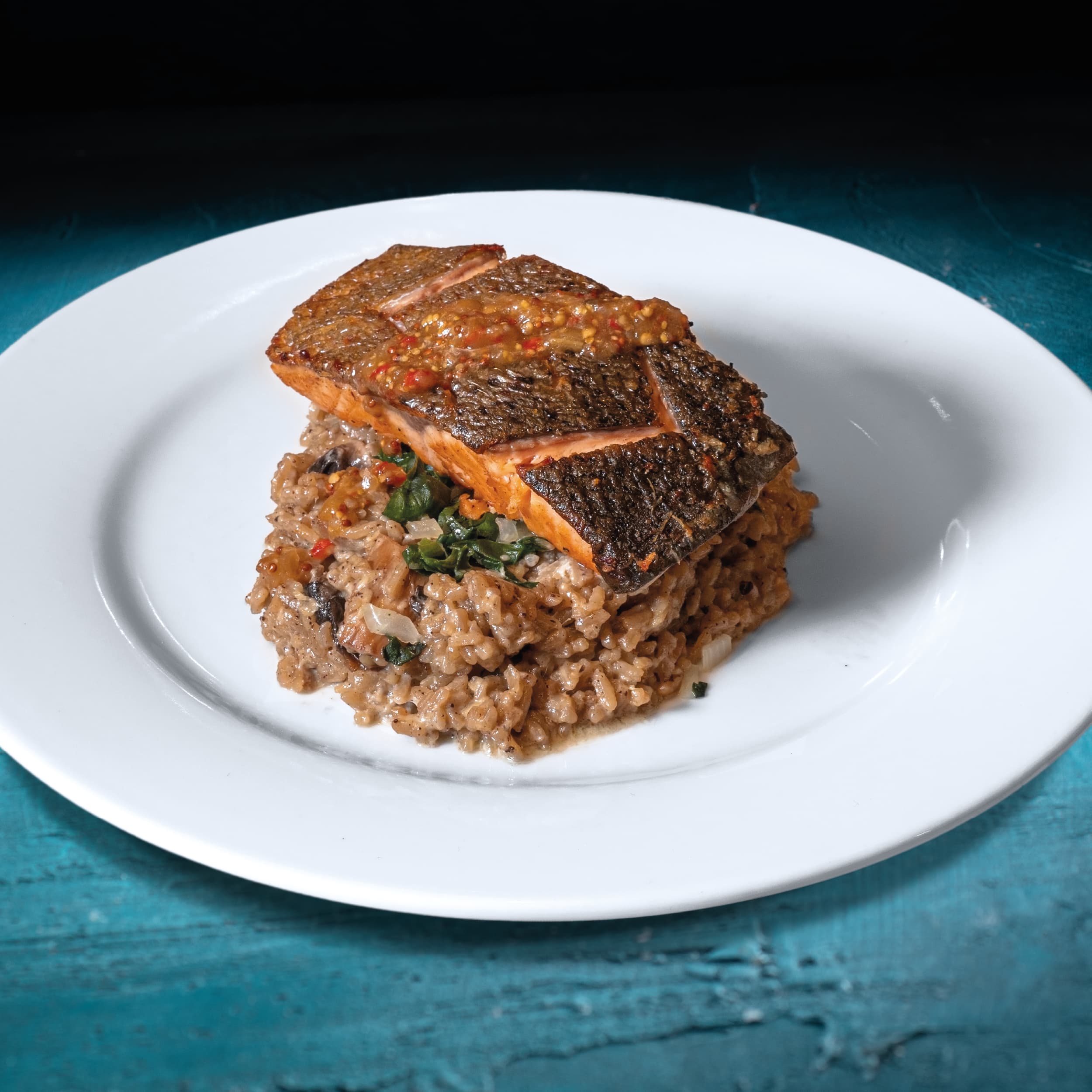 Salmón sobre Arroz Fusión